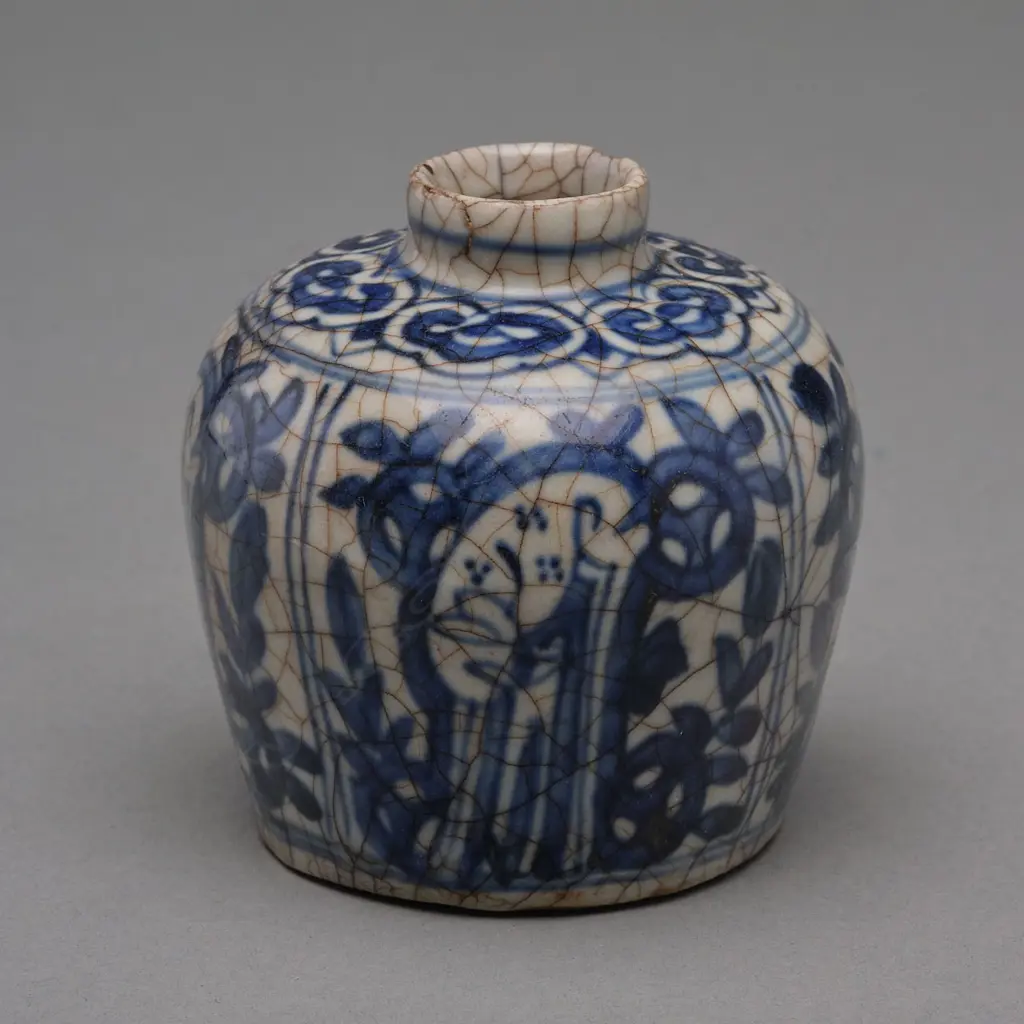 Zhangzhou porcelain jarlet, 17thC Image 1++
